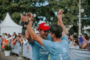 乐鱼电竞-“全力奔跑！武汉马拉松激烈角逐中”