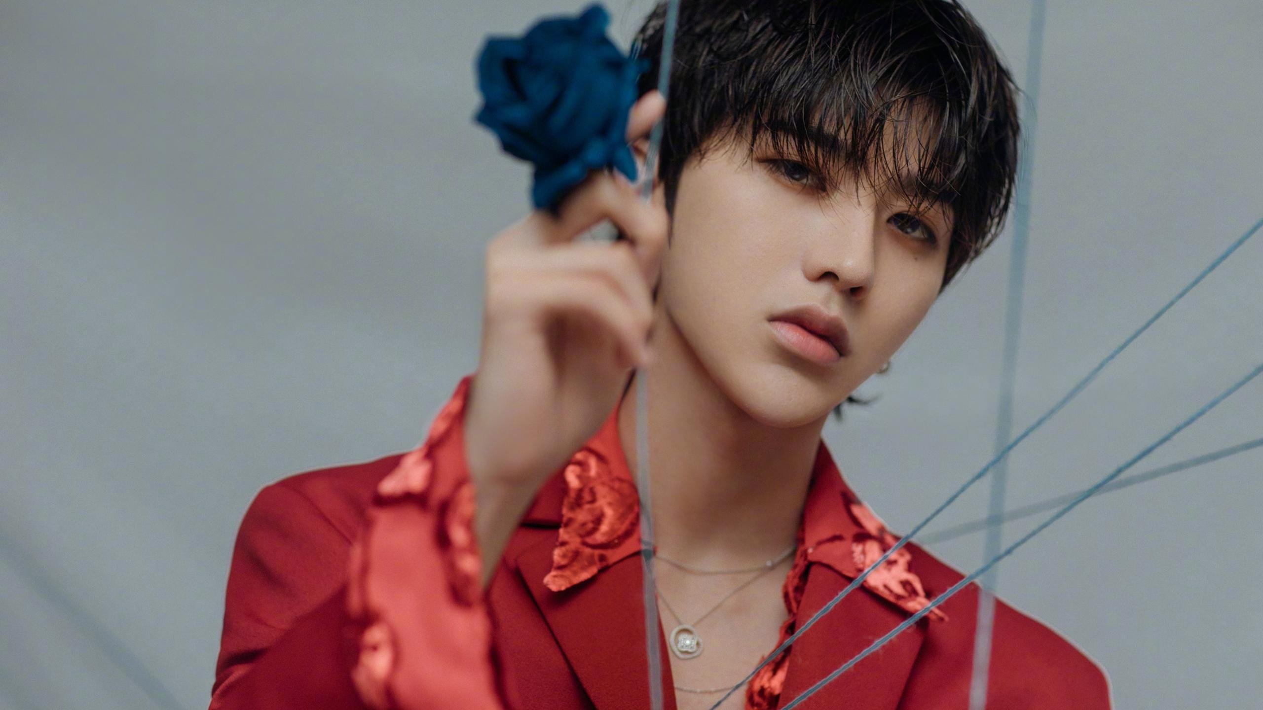 凯尔特人训练日安排密集体能教练亲自上阵,凯尔特人教练好帅